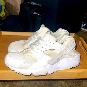 HUARACHE BY NIKE